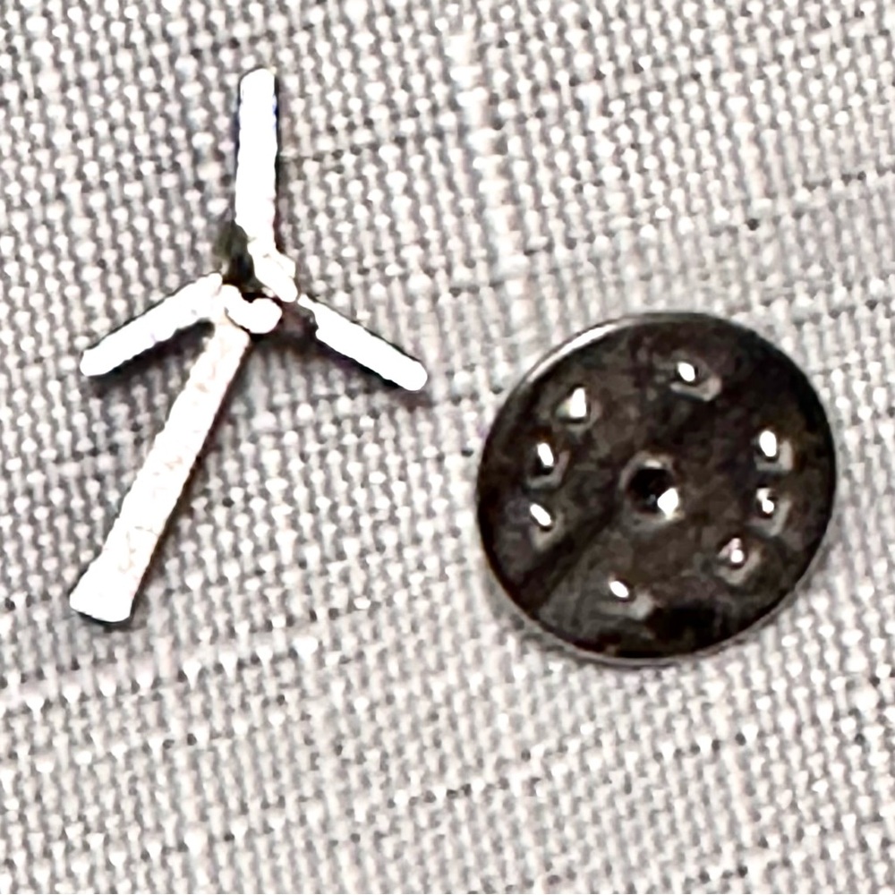 Windmill Lapel Pin - Picture 4 of 4